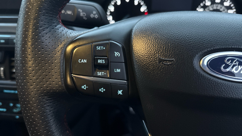 Ford Focus 1.0 EcoBoost 125 ST-Line Nav 5dr Petrol Hatchback